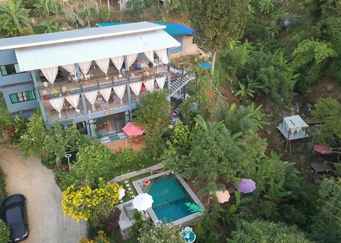 บ้านภูคำฟ้า ดอยปู่ไข่ Baan Phu Kham Fah