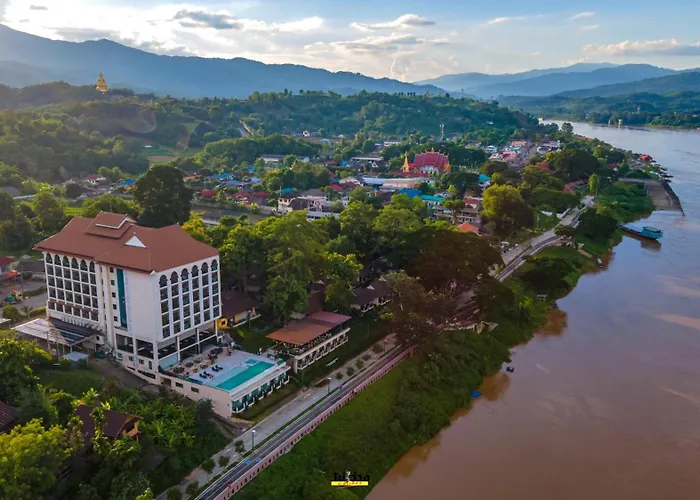 Chiangkhong Teak Garden Riverfront Hotel